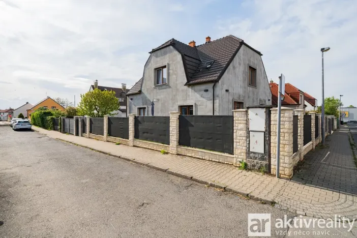 Pronájem bytu 1+kk, Praha - Dolní Chabry, Libědická, 64 m2