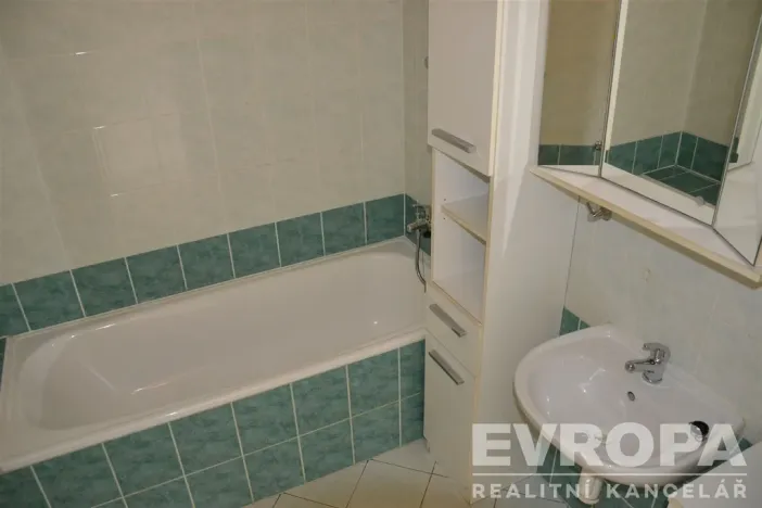 Pronájem bytu 2+kk, Praha - Kyje, Lásenická, 52 m2
