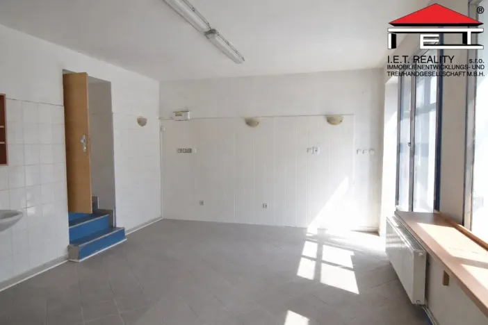 Pronájem obchodního prostoru, Ostrava, 28. října, 47 m2