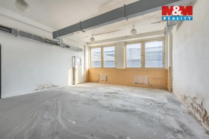 Prodej výrobních prostor, Kladno, Buštěhradská, 2602 m2
