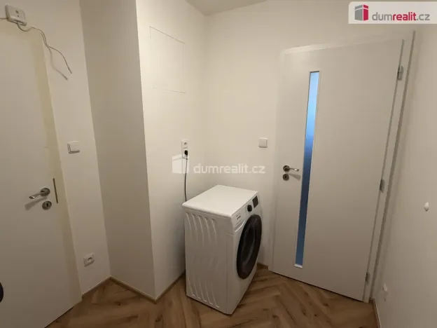 Pronájem bytu 2+kk, Ostrov, Lidická, 41 m2