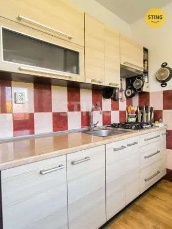 Prodej bytu 2+1, Karviná, tř. Těreškovové, 56 m2