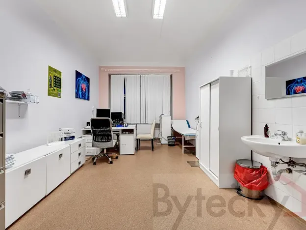 Pronájem ordinace, Praha - Smíchov, Stroupežnického, 85 m2