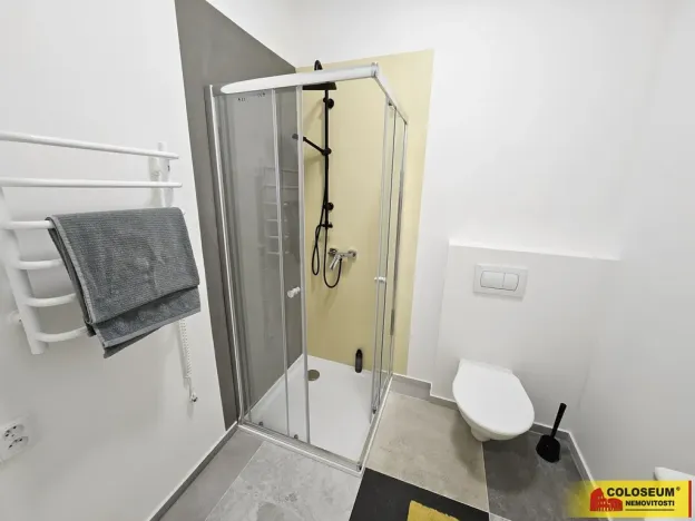 Pronájem atypického bytu, Brno - Židenice, 52 m2