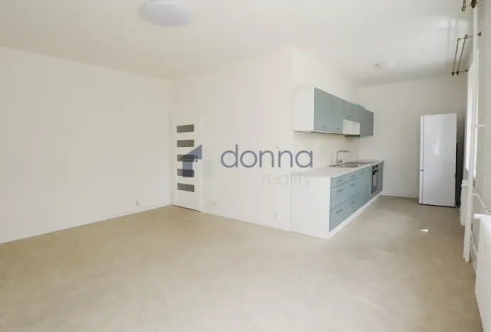 Pronájem bytu 1+kk, Praha, Hartigova, 36 m2