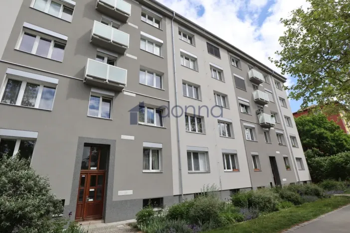 Pronájem bytu 1+kk, Praha, Hartigova, 36 m2