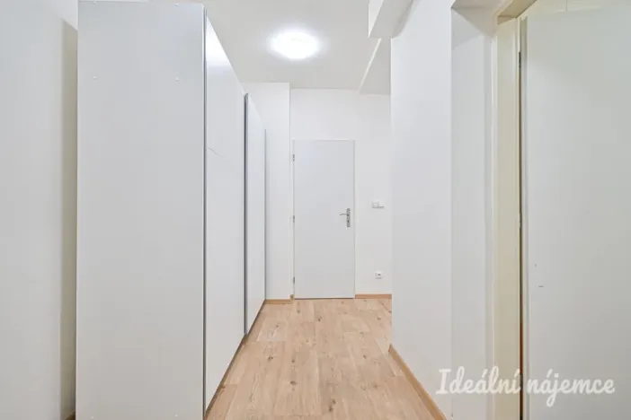 Pronájem bytu 2+kk, Brno - Královo Pole, Poděbradova, 45 m2