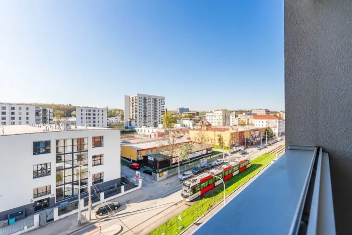 Pronájem bytu 1+kk, Praha - Vysočany, Poděbradská, 39 m2