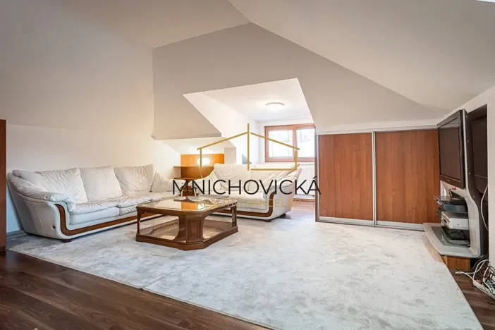 Prodej rodinného domu, Praha - Kolovraty, V Tehovičkách, 521 m2