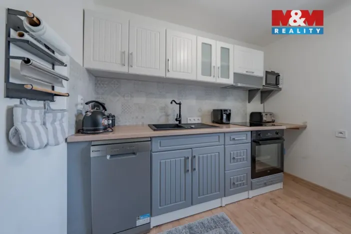 Prodej rodinného domu, Velké Karlovice, 180 m2