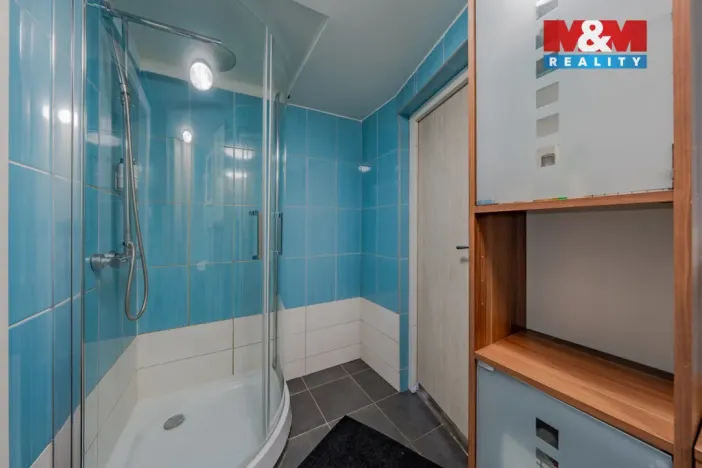 Prodej rodinného domu, Velké Karlovice, 180 m2