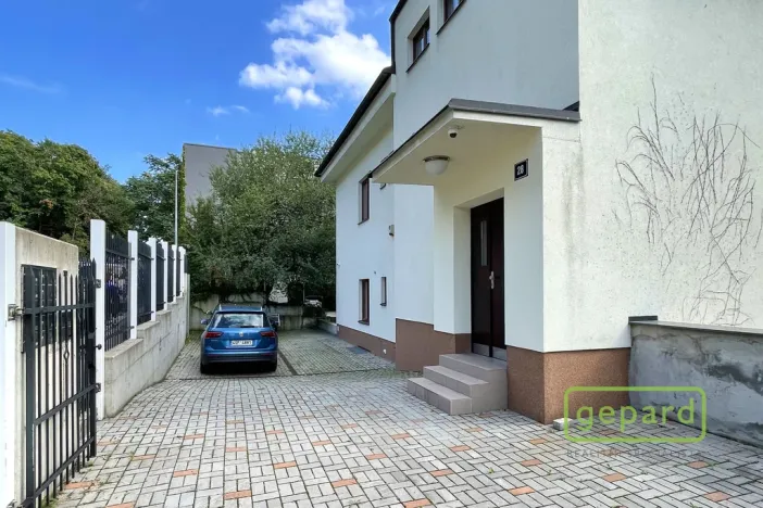 Pronájem bytu 2+kk, Praha - Vinohrady, Perucká, 79 m2