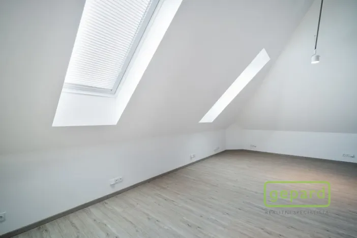Pronájem bytu 2+kk, Praha - Vinohrady, Perucká, 71 m2