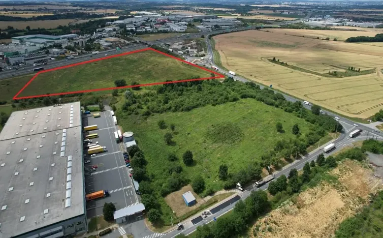 Pronájem komerčního pozemku, Praha, 2000 m2