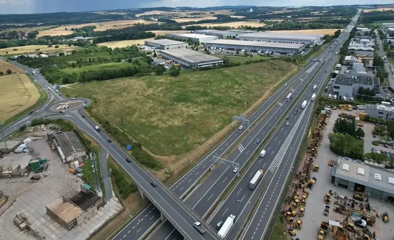 Pronájem komerčního pozemku, Praha, 800 m2