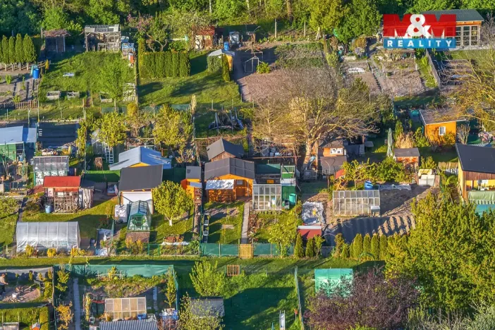 Prodej zahrady, Rybitví, 148 m2