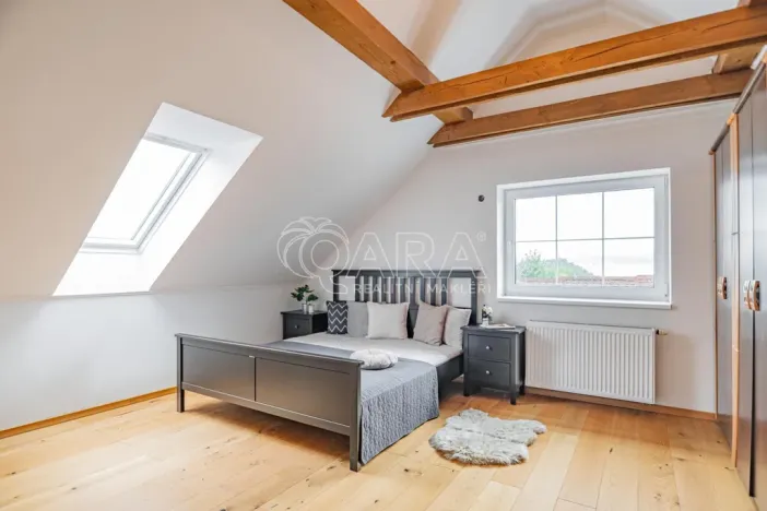 Prodej rodinného domu, Králův Dvůr, Nad Máchovnou, 228 m2