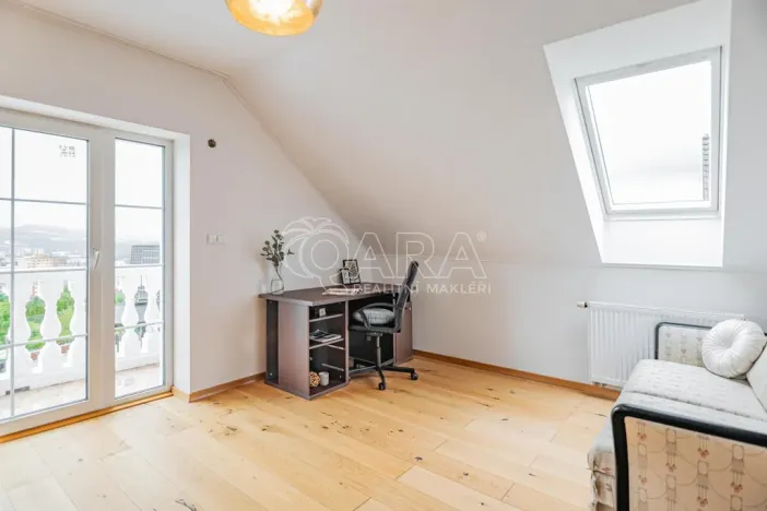 Prodej rodinného domu, Králův Dvůr, Nad Máchovnou, 228 m2