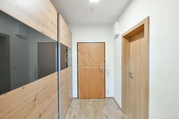 Pronájem bytu 1+kk, Praha - Čakovice, Tryskovická, 40 m2
