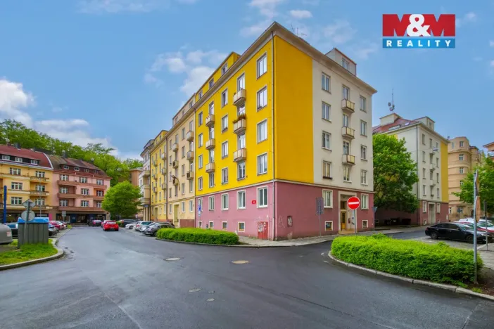 Prodej bytu 1+1, Karlovy Vary, K. Čapka, 36 m2
