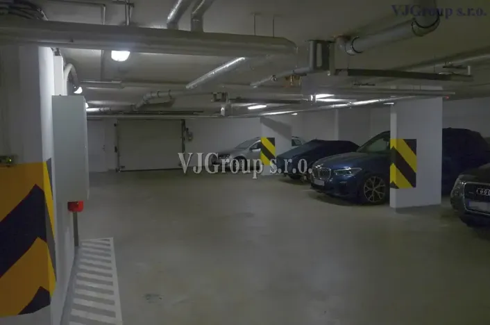 Pronájem garážového stání, Praha - Stodůlky, Harmonická, 15 m2