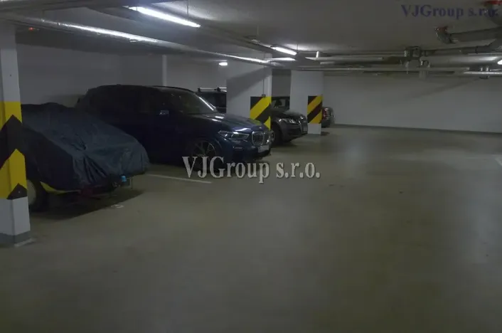 Pronájem garážového stání, Praha - Stodůlky, Harmonická, 15 m2