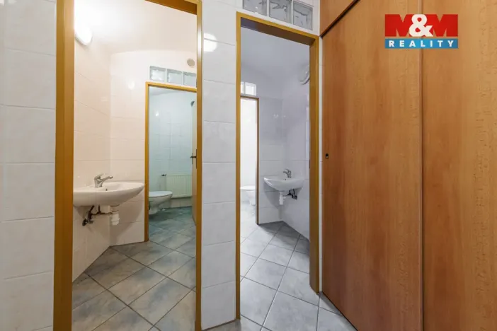 Prodej obchodního prostoru, Karlovy Vary, Moskevská, 57 m2
