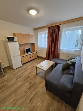 Pronájem bytu 2+kk, Brno, Charbulova, 33 m2