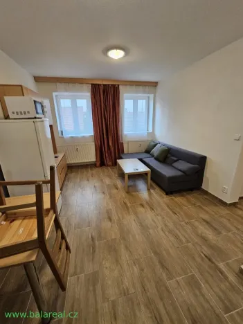 Pronájem bytu 2+kk, Brno, Charbulova, 33 m2