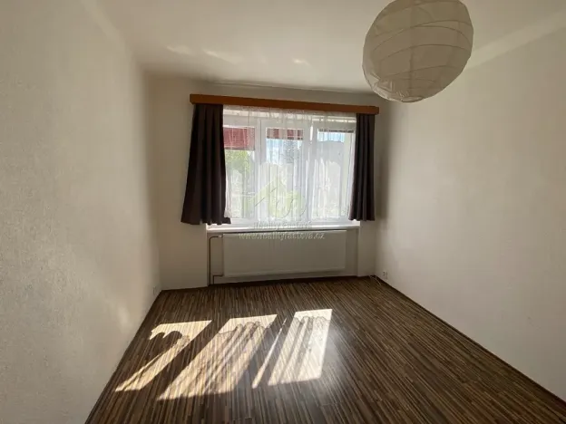 Pronájem bytu 2+1, Hrádek, 1. máje, 56 m2