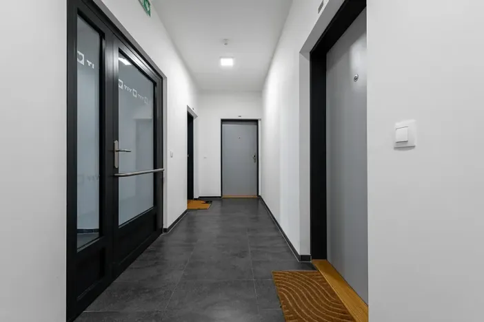 Pronájem bytu 2+kk, Praha - Hloubětín, Waltariho, 57 m2
