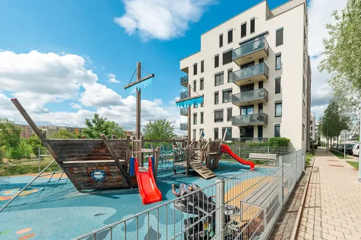 Pronájem bytu 2+kk, Praha - Hloubětín, Waltariho, 57 m2
