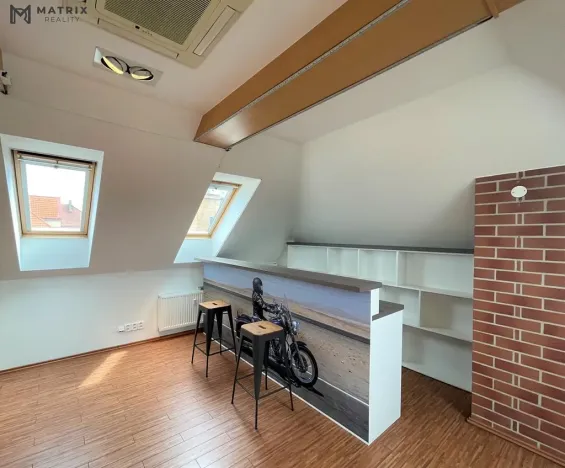 Pronájem kanceláře, Praha - Kobylisy, Zdibská, 127 m2