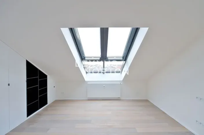 Pronájem bytu 1+kk, Praha - Vinohrady, náměstí Jiřího z Poděbrad, 39 m2