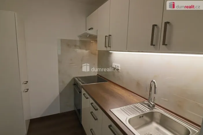 Pronájem bytu 1+kk, Kamenice, Sídliště II, 33 m2