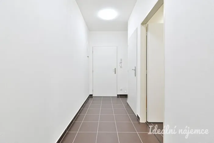 Pronájem bytu 1+kk, Brno - Královo Pole, Poděbradova, 45 m2