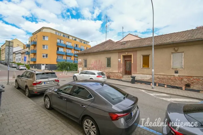 Pronájem bytu 1+kk, Brno - Královo Pole, Poděbradova, 45 m2
