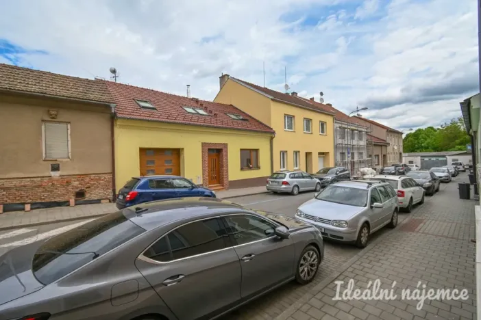Pronájem bytu 1+kk, Brno - Královo Pole, Poděbradova, 45 m2