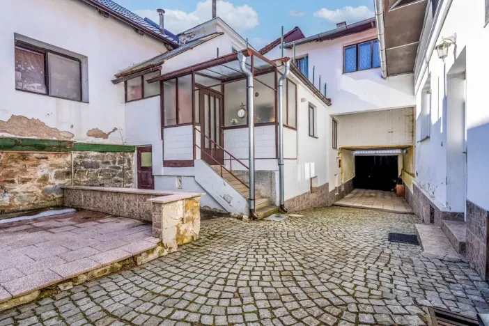Prodej obchodního prostoru, Úsobí, 365 m2