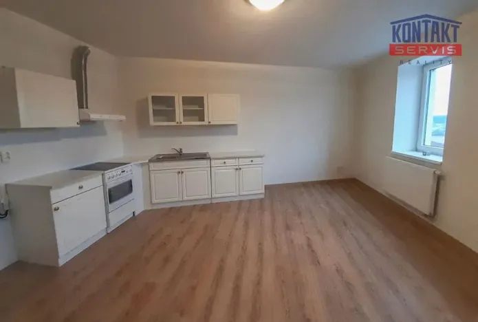Pronájem bytu 1+kk, Ševětín, náměstí Šimona Lomnického, 33 m2