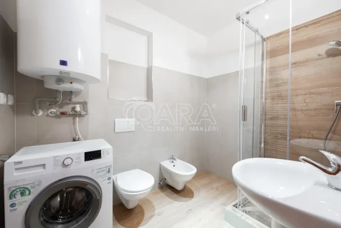 Pronájem bytu 2+kk, Praha - Karlín, Sokolovská, 62 m2