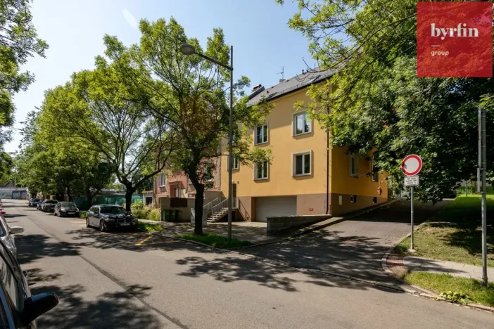 Pronájem bytu 2+kk, Opava, Jaselská, 49 m2