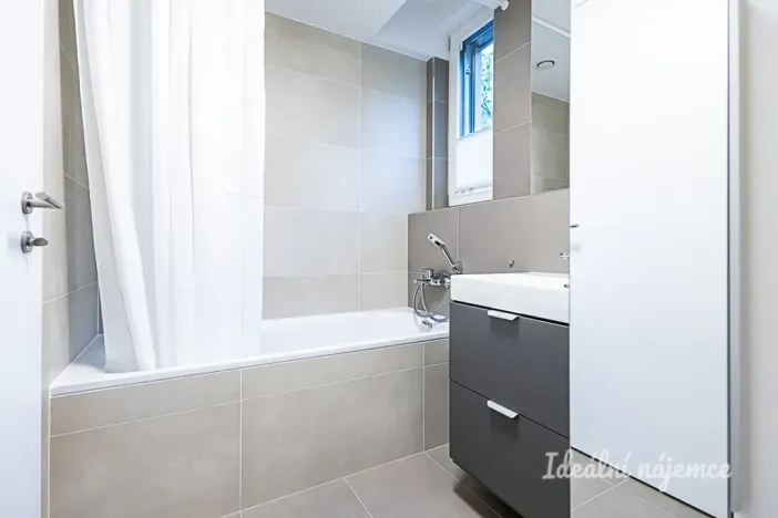 Pronájem bytu 2+kk, Praha - Lysolaje, Lysolajské údolí, 62 m2