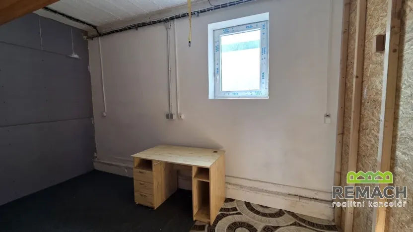 Pronájem skladu, Drslavice, 300 m2