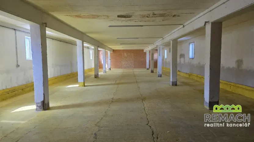 Pronájem skladu, Drslavice, 300 m2