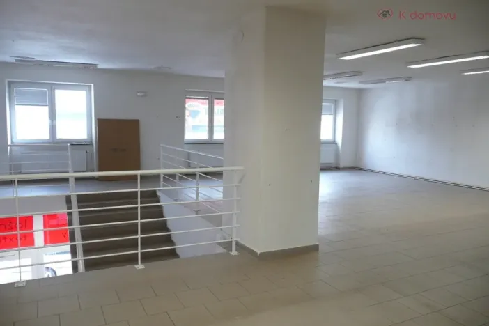 Prodej obchodního prostoru, Veselí nad Moravou, tř. Masarykova, 980 m2
