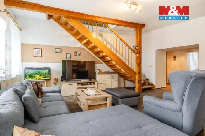 Prodej činžovního domu, Doksy, náměstí Republiky, 235 m2