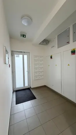 Pronájem bytu 1+kk, Praha - Strašnice, Strančická, 30 m2