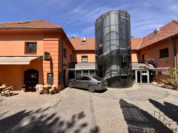 Pronájem restaurace, Hranice, Jiráskova, 1440 m2