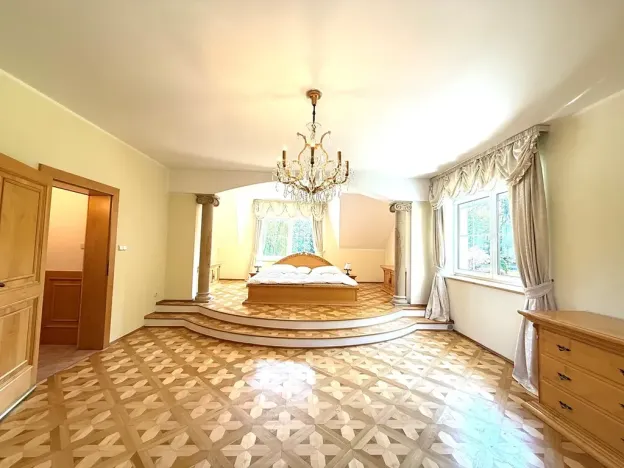 Pronájem vily, Nový Knín, 450 m2